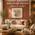 Salon lumineux avec un mur peint dans une teinte apaisante de bleu