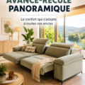 Un canapé panoramique moderne dans un salon lumineux, offrant confort et style.