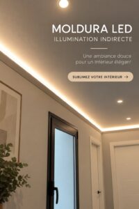 Un salon moderne avec des moulures LED créant une ambiance chaleureuse.