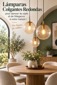 Luminaires suspendus ronds décorant un salon chaleureux et accueillant.